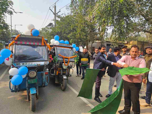 लखीसराय में खेत–खेत तक जागरूकता की पहल: डीएम ने कृषि प्रचार वाहन को दी हरी झंडी